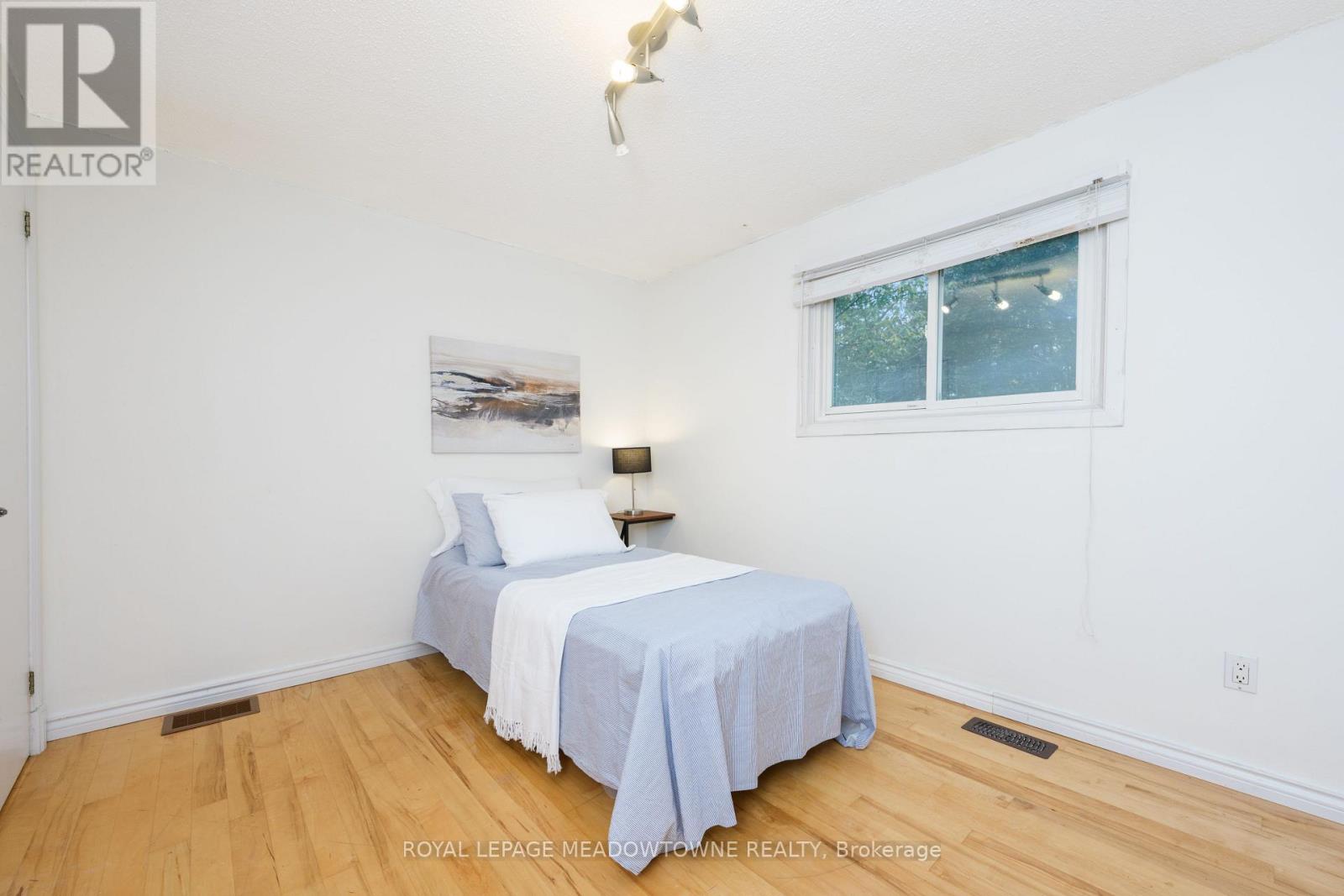 21 Briarlea Road, Guelph, Ontario  N1G 3H4 - Photo 19 - X12452478