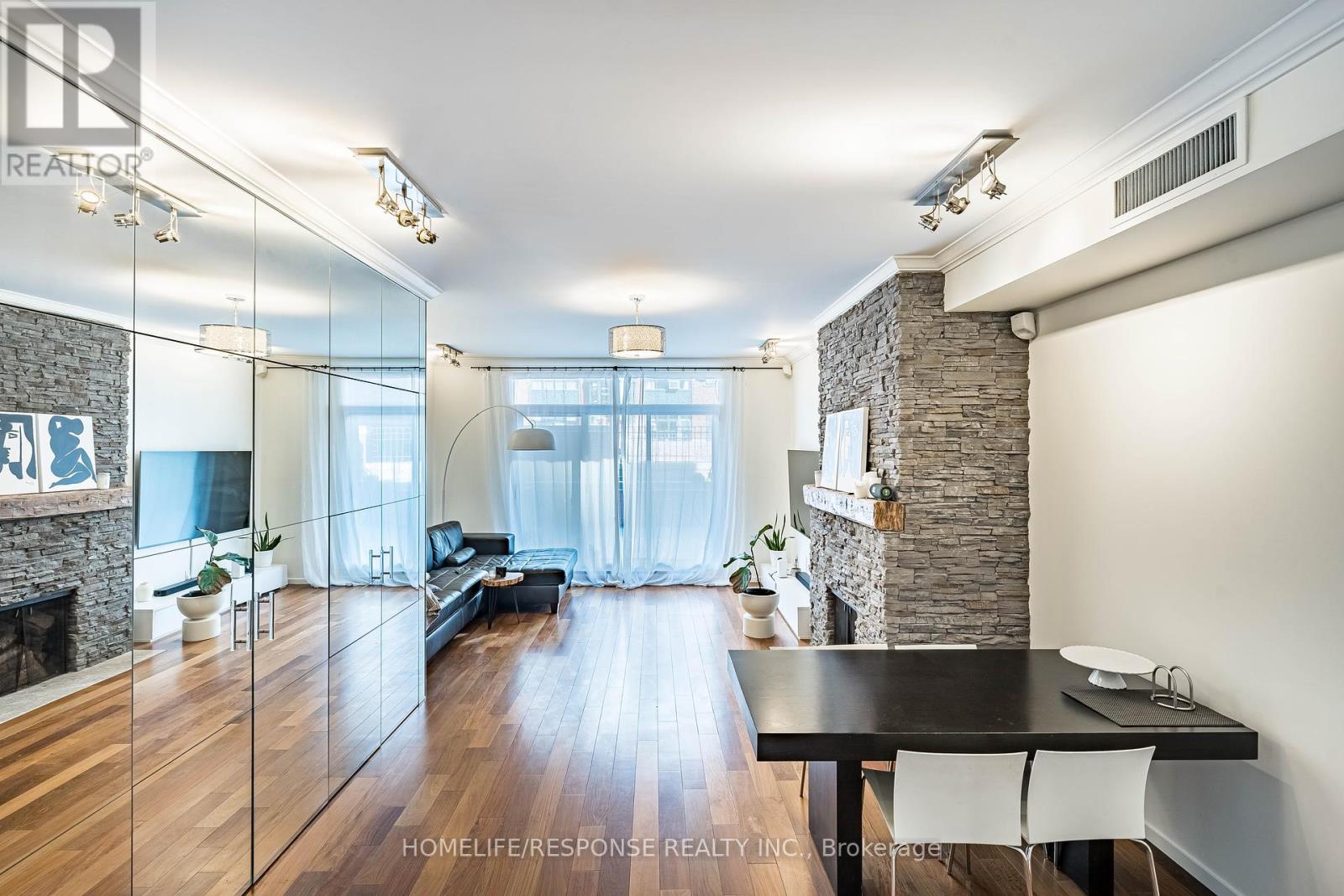 24 Irwin Avenue, Toronto, Ontario  M4Y 1L2 - Photo 10 - C12452607