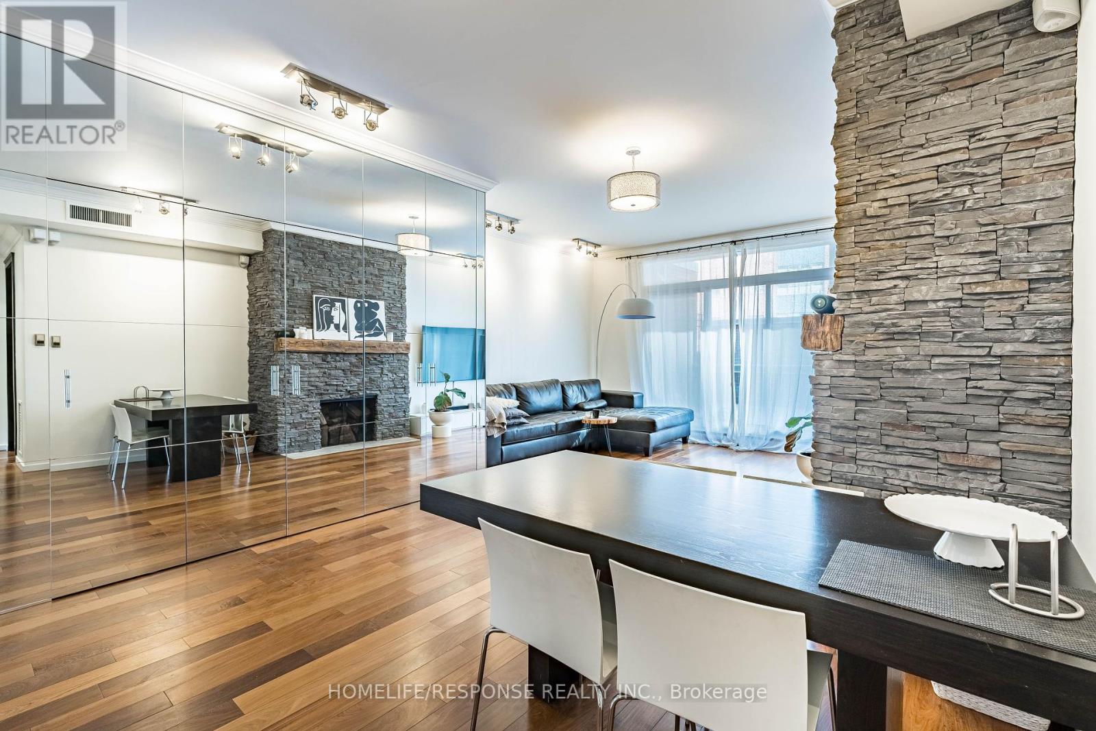24 Irwin Avenue, Toronto, Ontario  M4Y 1L2 - Photo 13 - C12452607