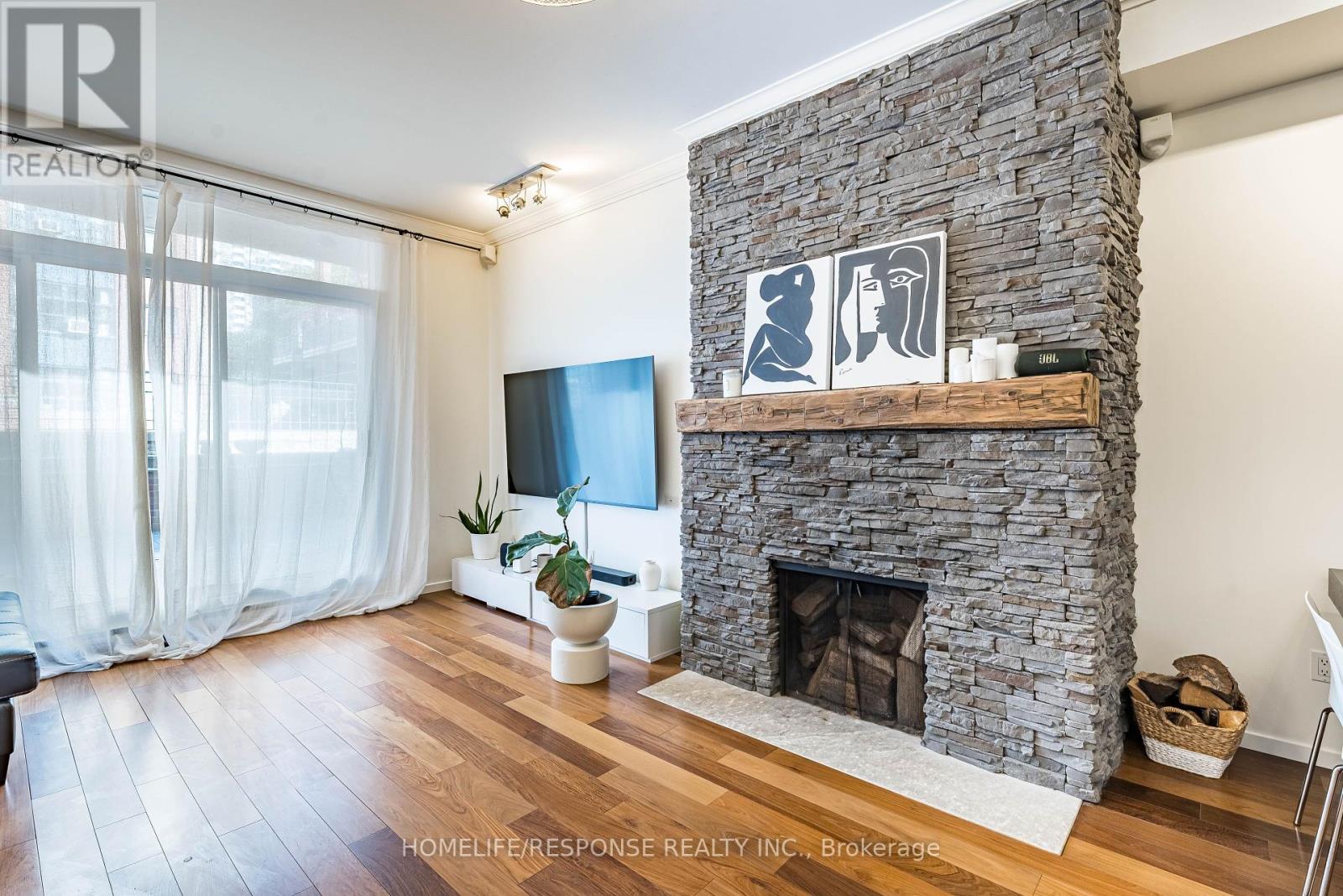 24 Irwin Avenue, Toronto, Ontario  M4Y 1L2 - Photo 14 - C12452607