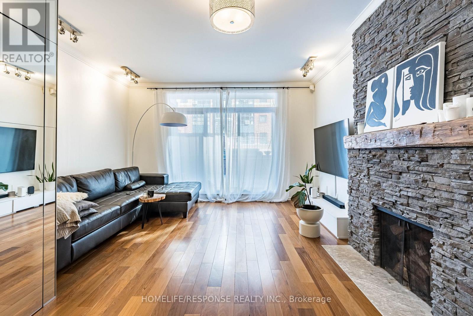 24 Irwin Avenue, Toronto, Ontario  M4Y 1L2 - Photo 15 - C12452607