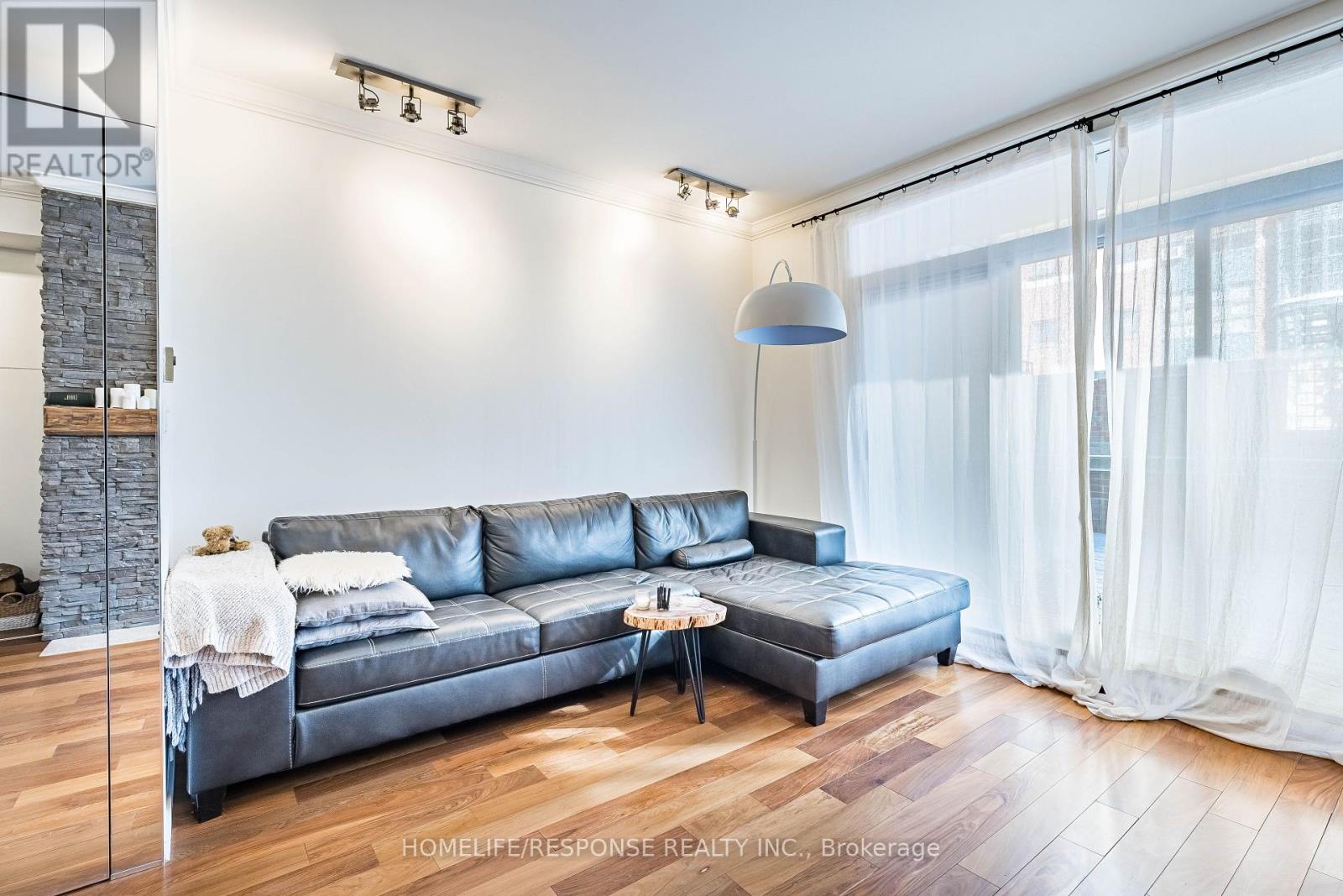 24 Irwin Avenue, Toronto, Ontario  M4Y 1L2 - Photo 16 - C12452607