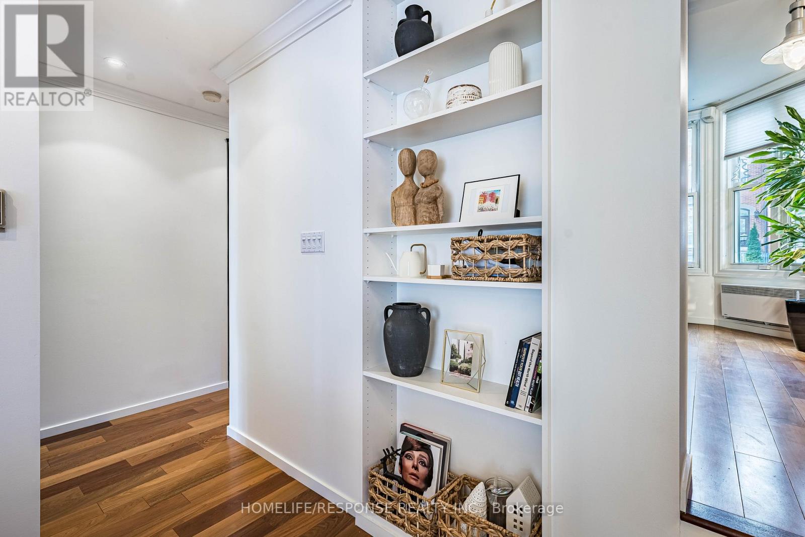24 Irwin Avenue, Toronto, Ontario  M4Y 1L2 - Photo 20 - C12452607