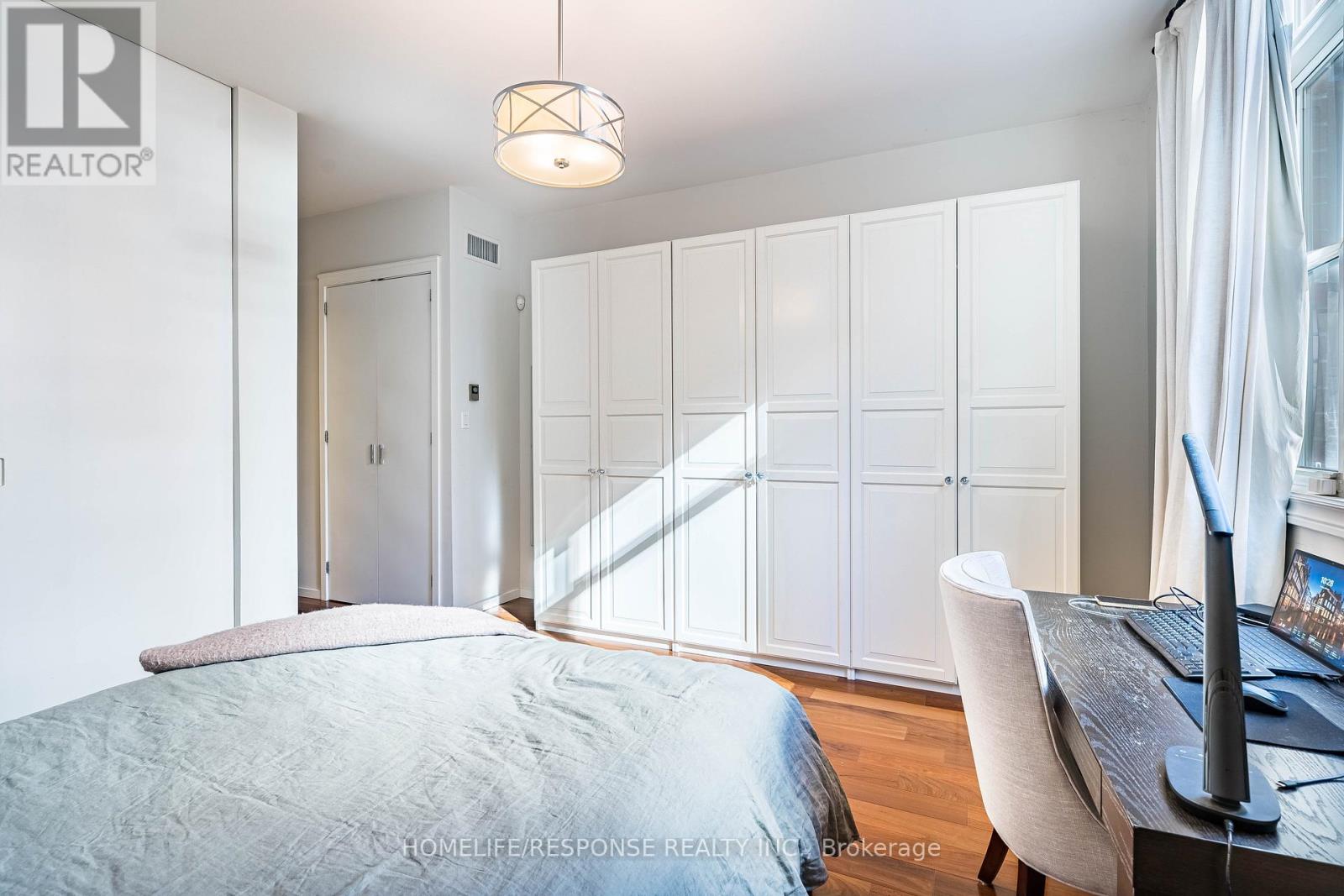24 Irwin Avenue, Toronto, Ontario  M4Y 1L2 - Photo 23 - C12452607