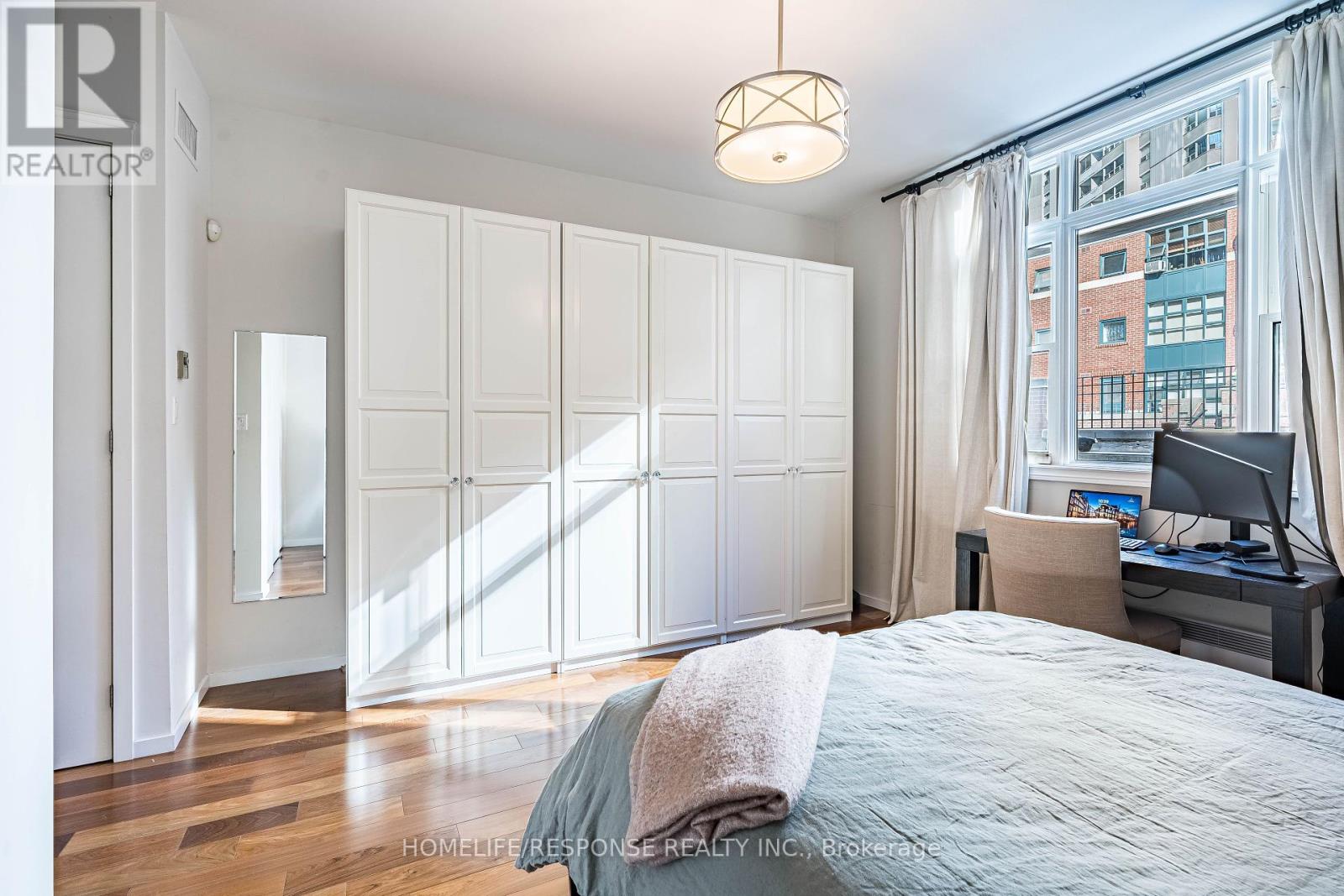 24 Irwin Avenue, Toronto, Ontario  M4Y 1L2 - Photo 24 - C12452607