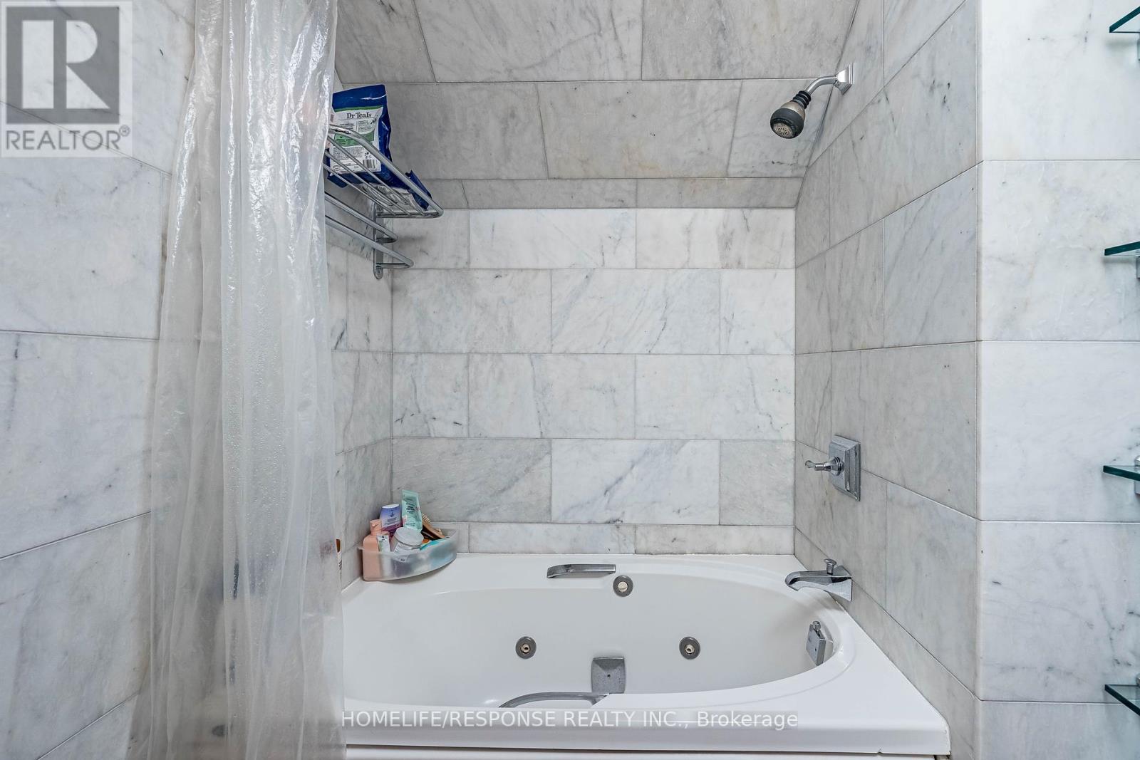 24 Irwin Avenue, Toronto, Ontario  M4Y 1L2 - Photo 27 - C12452607