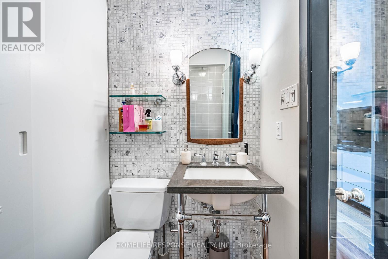 24 Irwin Avenue, Toronto, Ontario  M4Y 1L2 - Photo 34 - C12452607