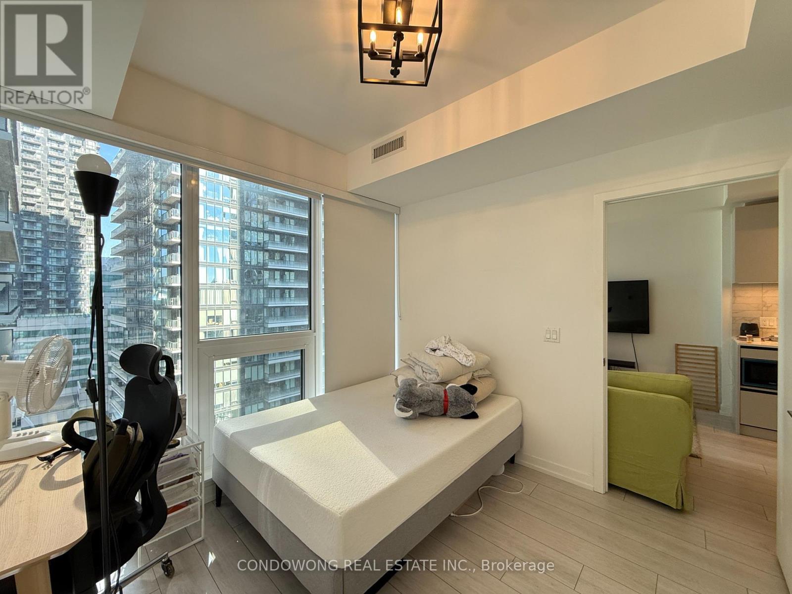 2207 - 55 Mercer Street, Toronto, Ontario  M5V 0W4 - Photo 11 - C12452625