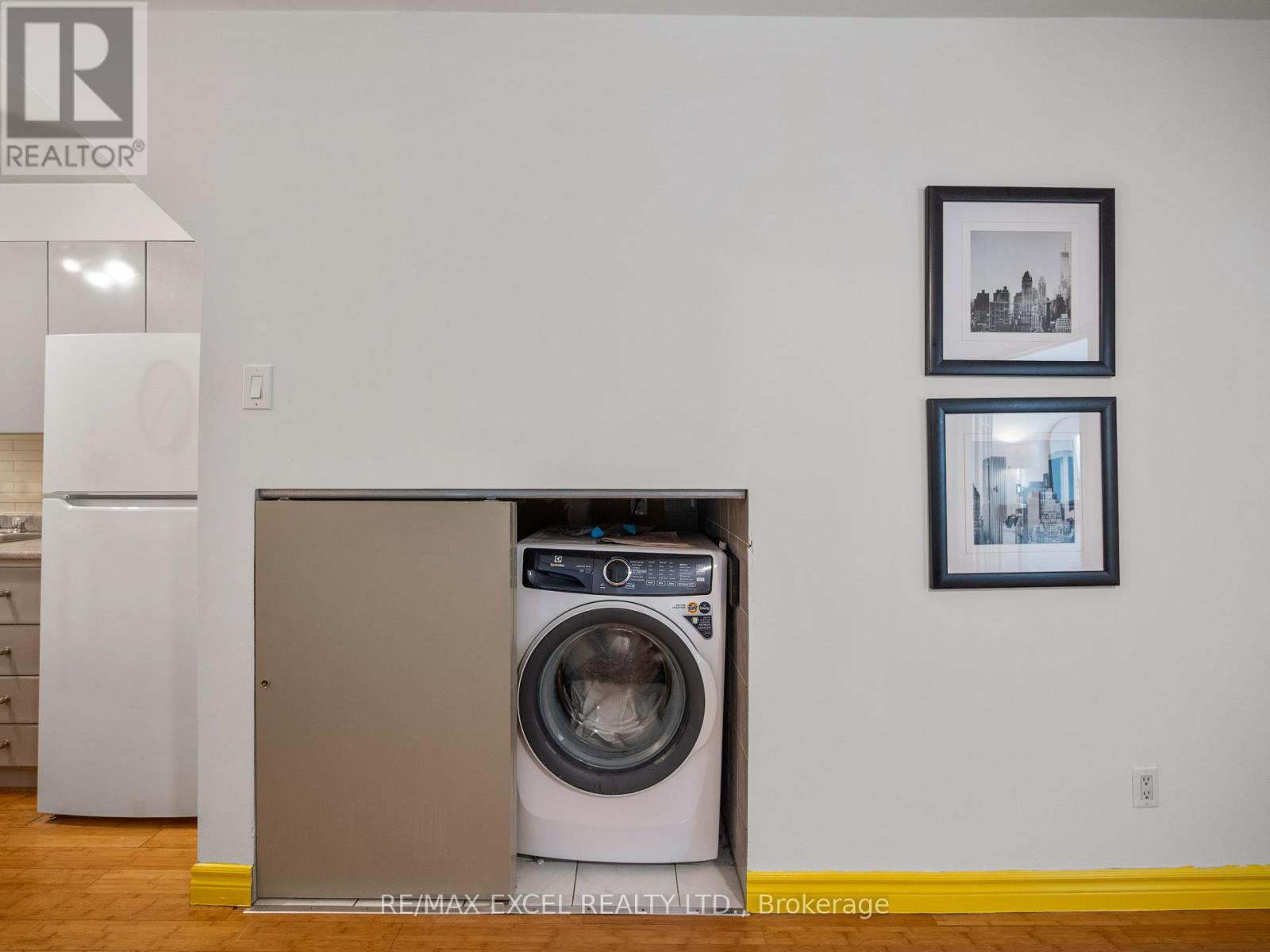 Main - 137 Gerrard Street E, Toronto, Ontario  M5A 2E3 - Photo 19 - C12452632