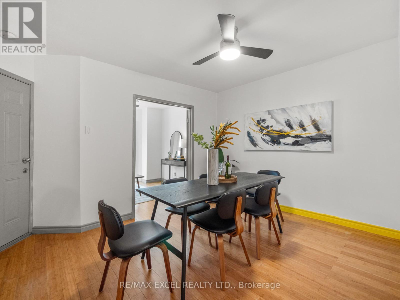 Main - 137 Gerrard Street E, Toronto, Ontario  M5A 2E3 - Photo 2 - C12452632