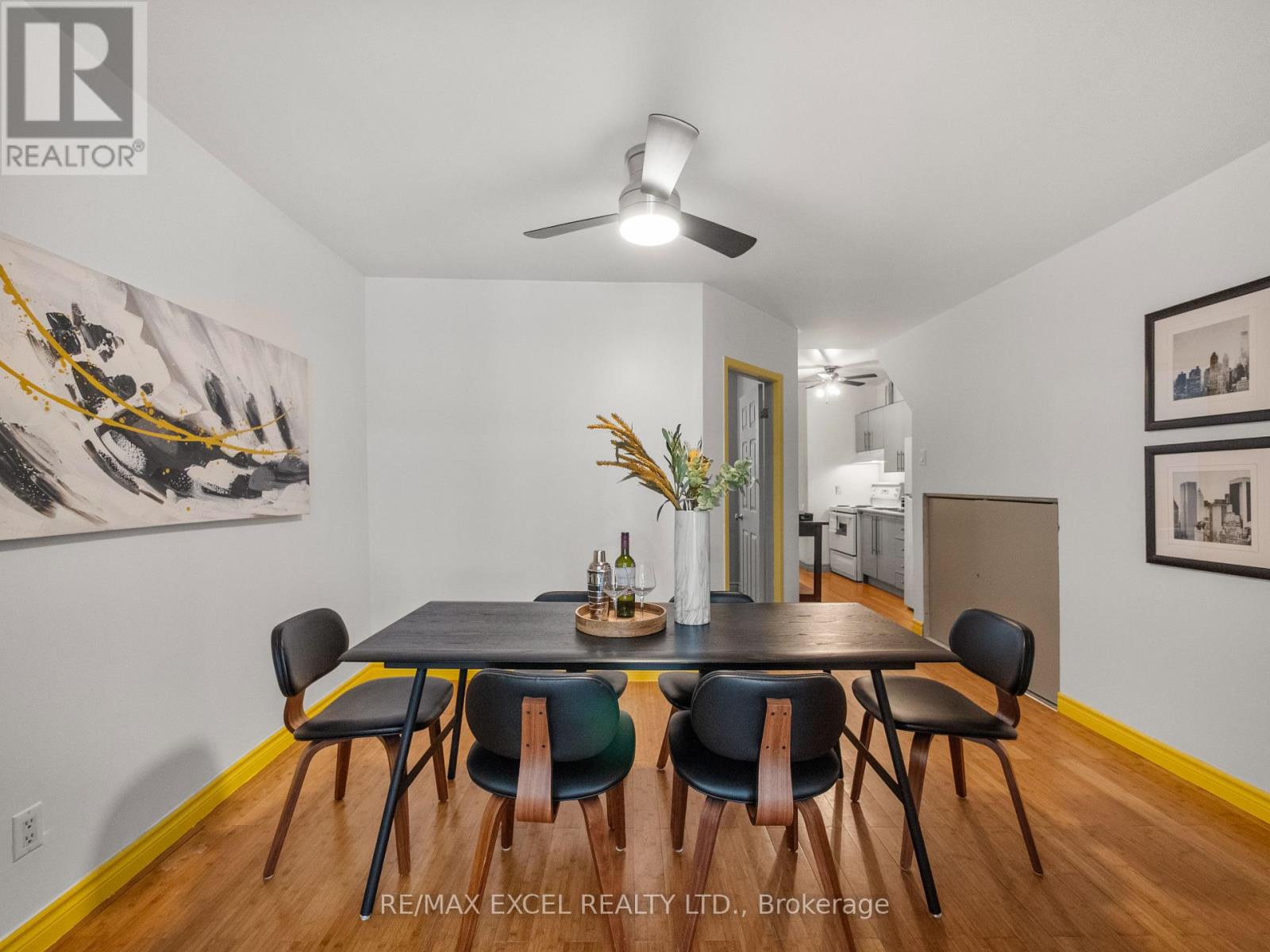 Main - 137 Gerrard Street E, Toronto, Ontario  M5A 2E3 - Photo 3 - C12452632