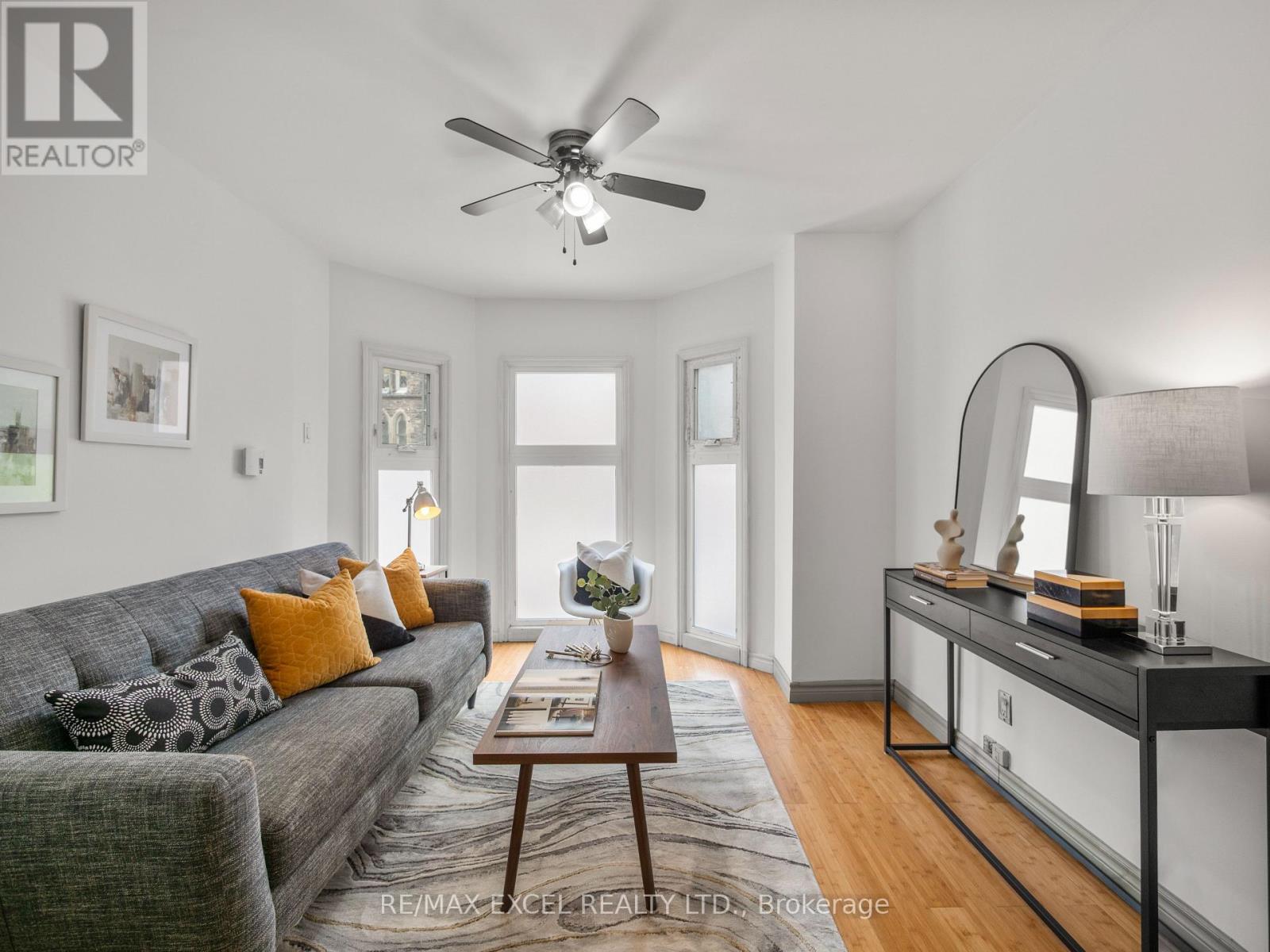 Main - 137 Gerrard Street E, Toronto, Ontario  M5A 2E3 - Photo 4 - C12452632