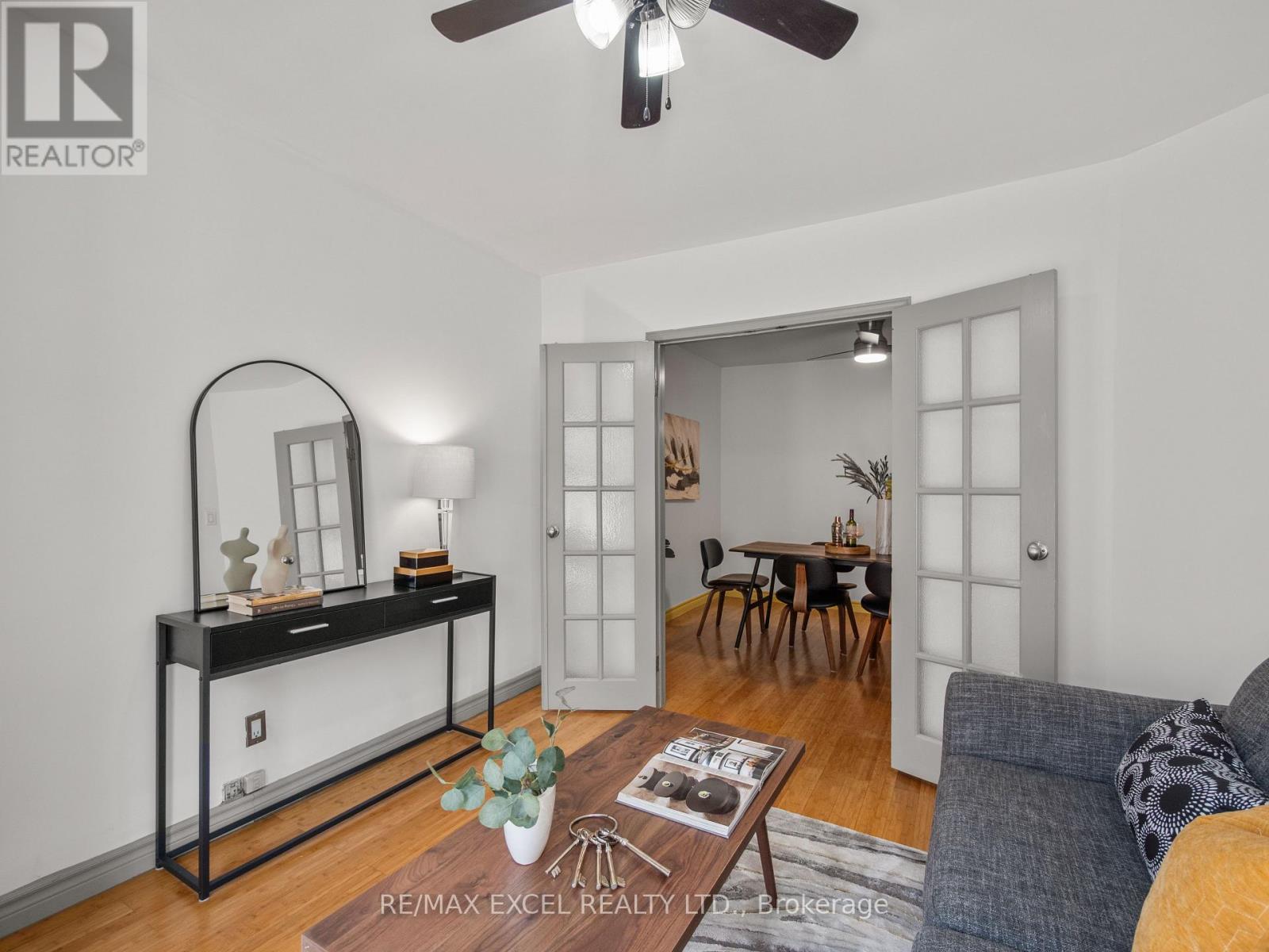Main - 137 Gerrard Street E, Toronto, Ontario  M5A 2E3 - Photo 5 - C12452632