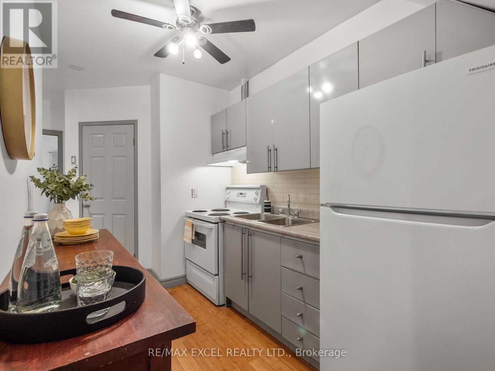 Main - 137 Gerrard Street E, Toronto, Ontario  M5A 2E3 - Photo 7 - C12452632