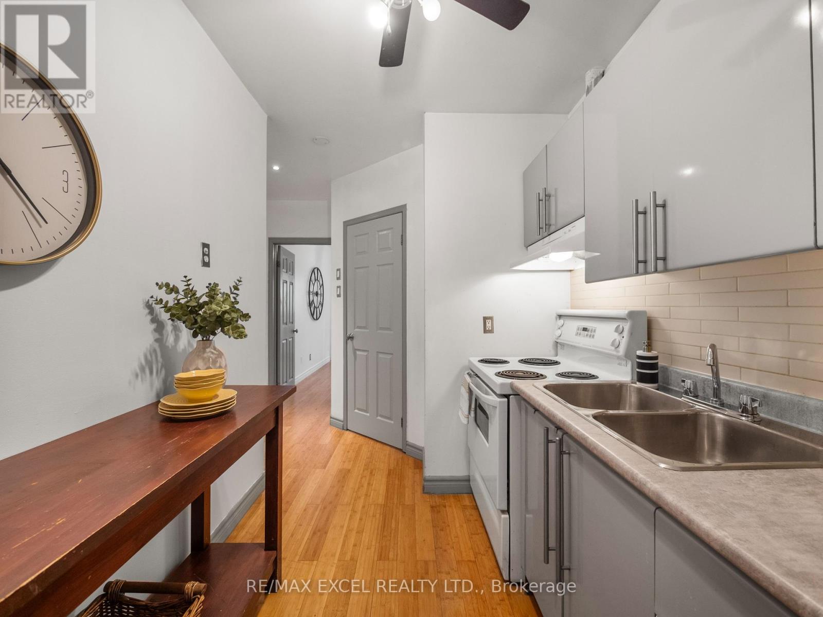 Main - 137 Gerrard Street E, Toronto, Ontario  M5A 2E3 - Photo 9 - C12452632