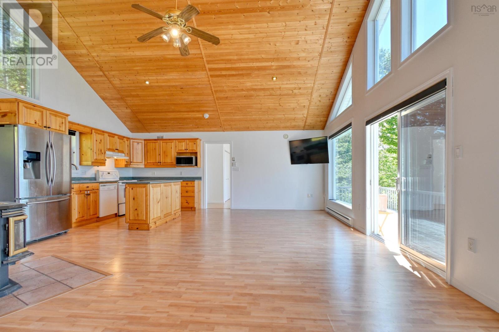 95 Lakeshore Drive W, Irish Cove, Nova Scotia  B0E 3B0 - Photo 15 - 202519838