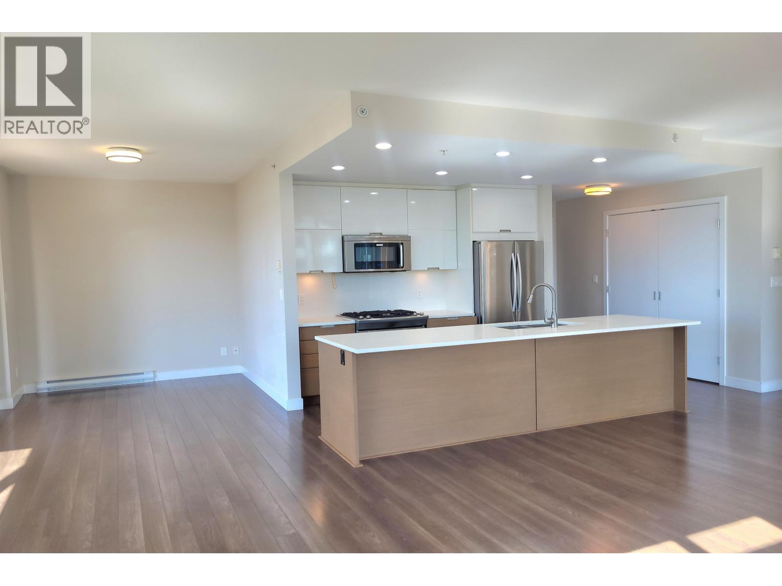 2302 2077 Rosser Avenue, Burnaby, British Columbia  V5C 0G6 - Photo 3 - R3012458