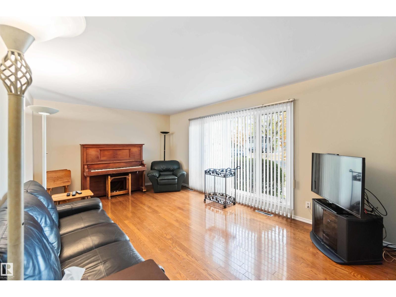 9000 168 St Nw, Edmonton, Alberta  T5R 2V5 - Photo 10 - E4461357