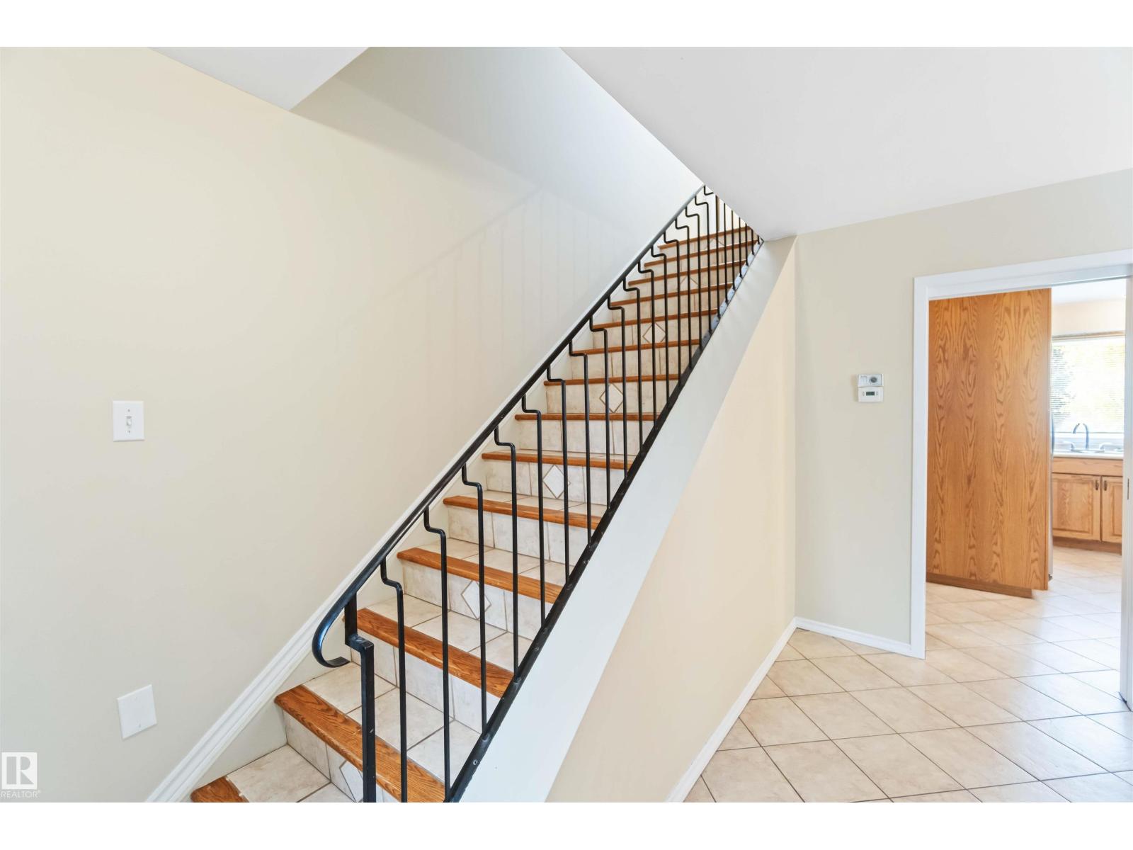 9000 168 St Nw, Edmonton, Alberta  T5R 2V5 - Photo 7 - E4461357