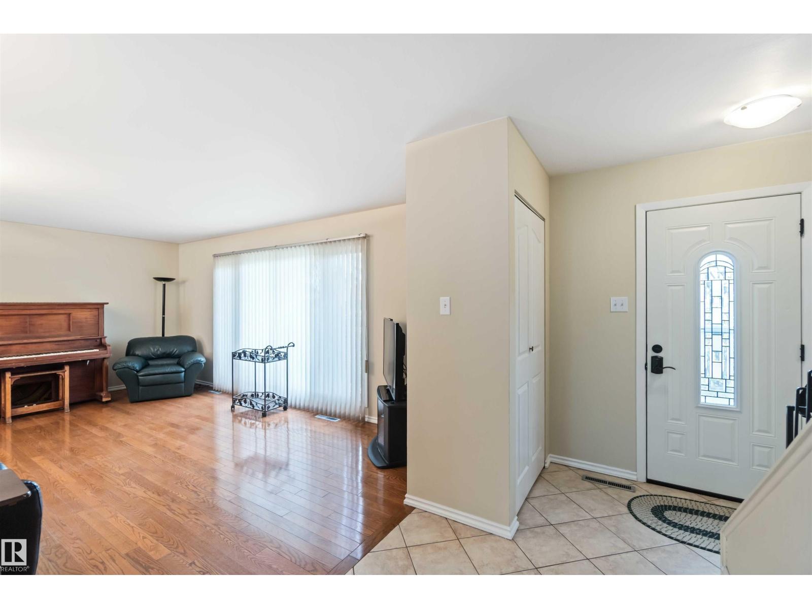 9000 168 St Nw, Edmonton, Alberta  T5R 2V5 - Photo 9 - E4461357