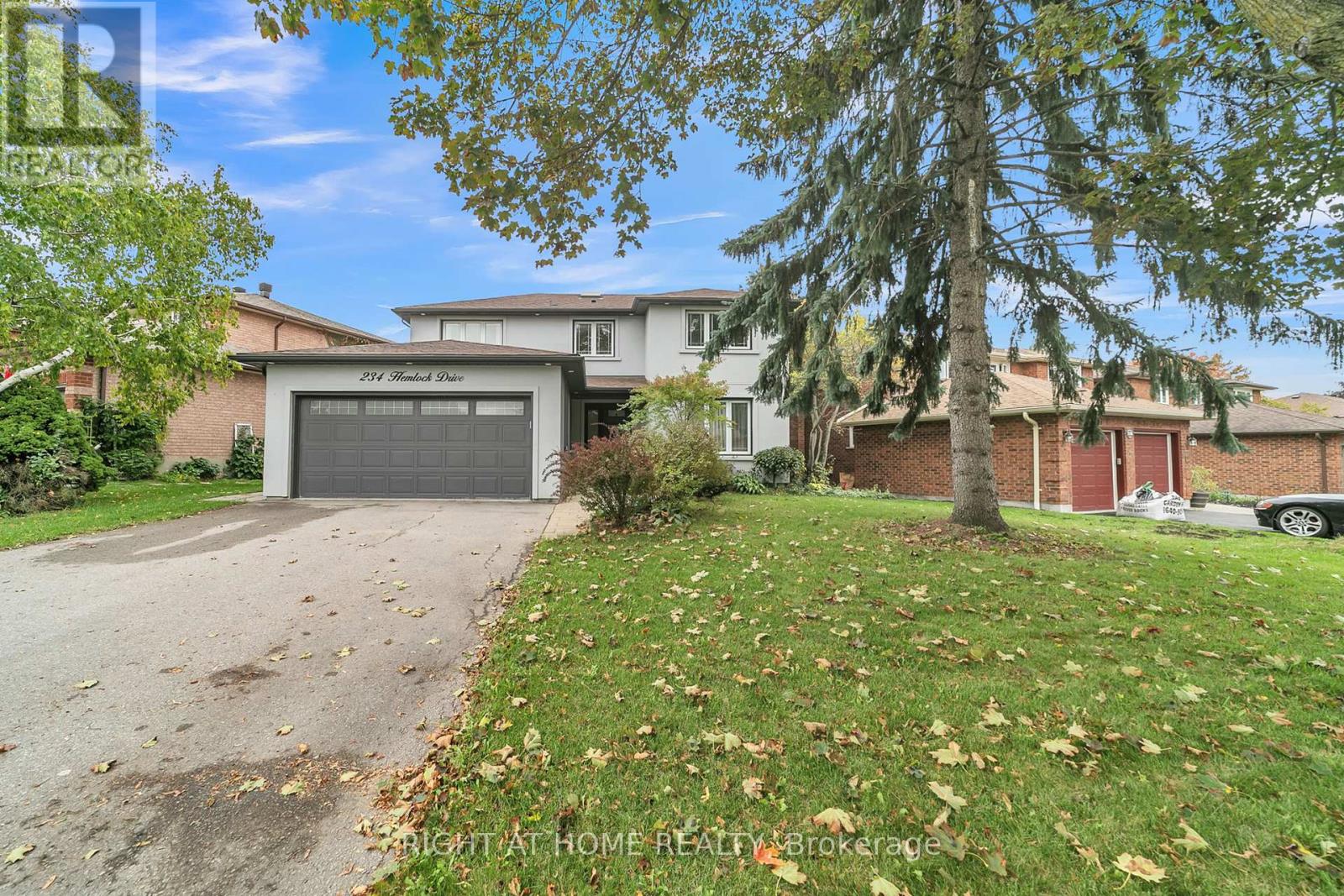 234 Hemlock Drive, Whitchurch-Stouffville, Ontario  L4A 5A5 - Photo 2 - N12452595