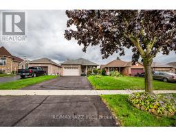 875 Beatrice Street E, Oshawa (Pinecrest), Ca