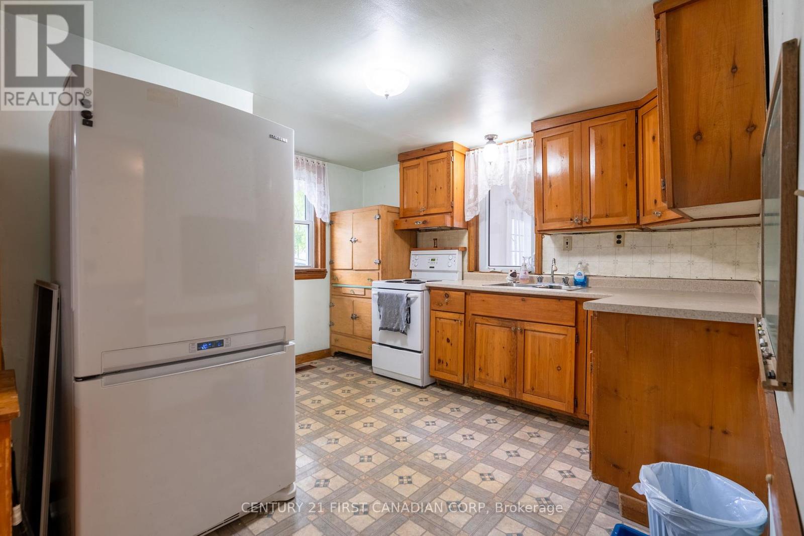 25 Langarth Street W, London South, Ontario  N6J 1P1 - Photo 12 - X12423795