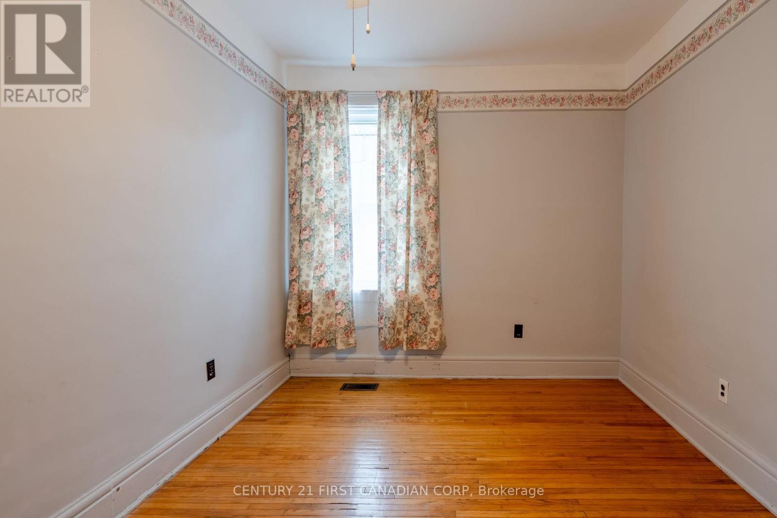 25 Langarth Street W, London South, Ontario  N6J 1P1 - Photo 16 - X12423795