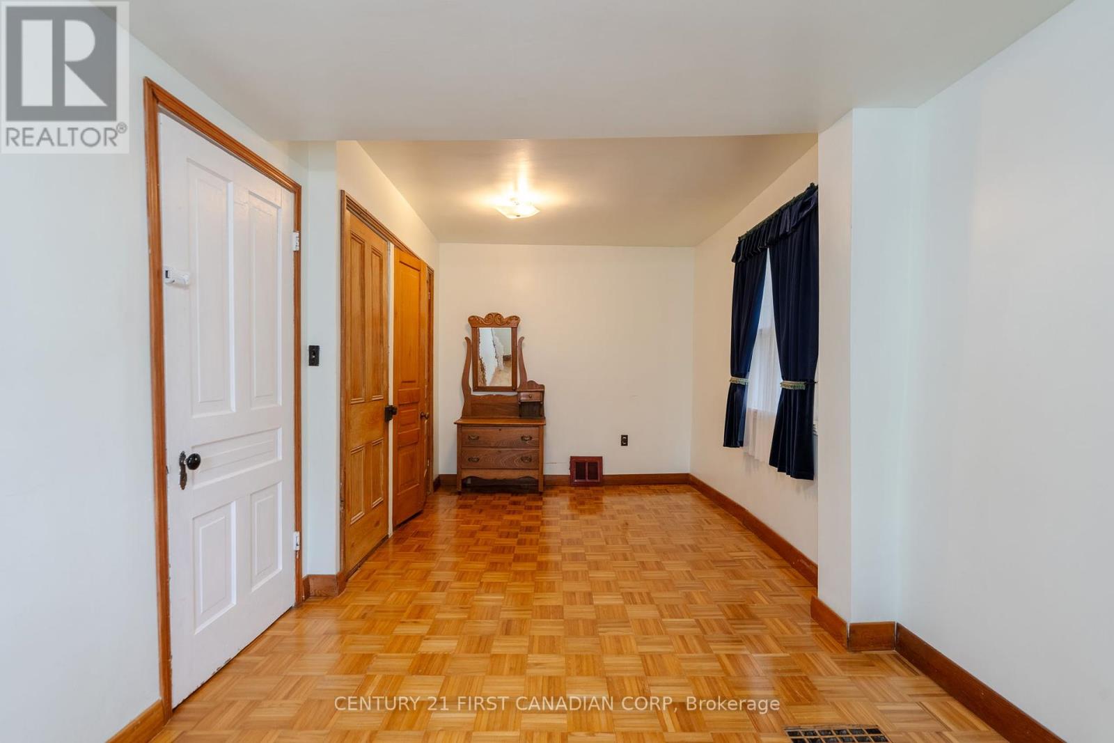 25 Langarth Street W, London South, Ontario  N6J 1P1 - Photo 21 - X12423795
