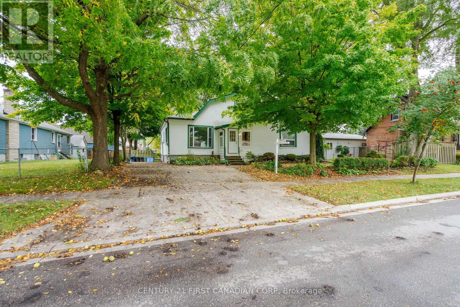 25 Langarth Street W, London South, Ontario  N6J 1P1 - Photo 4 - X12423795