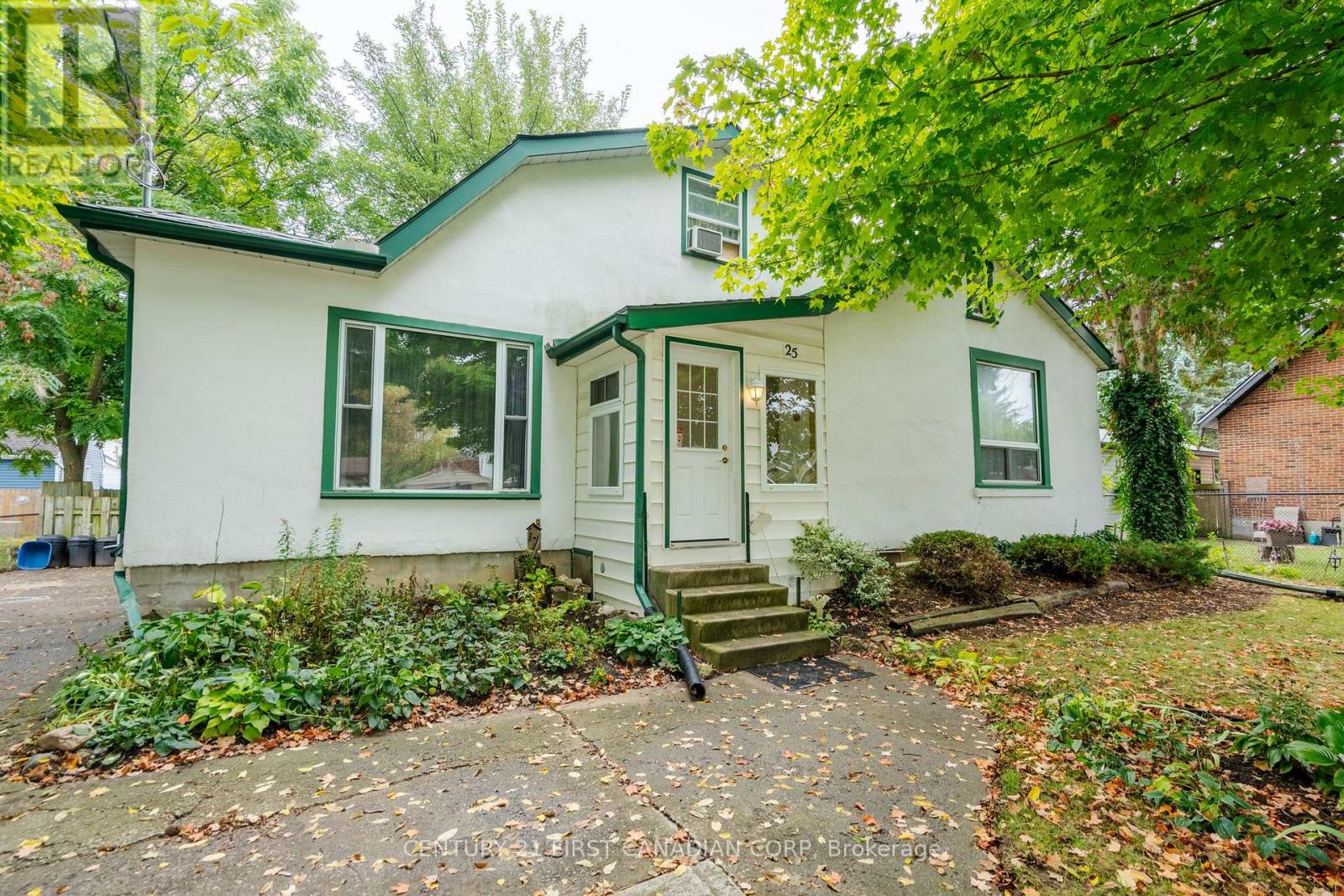 25 Langarth Street W, London South, Ontario  N6J 1P1 - Photo 5 - X12423795