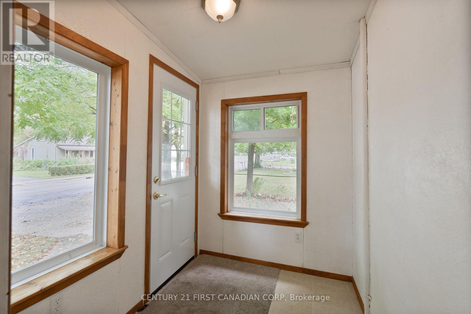 25 Langarth Street W, London South, Ontario  N6J 1P1 - Photo 6 - X12423795