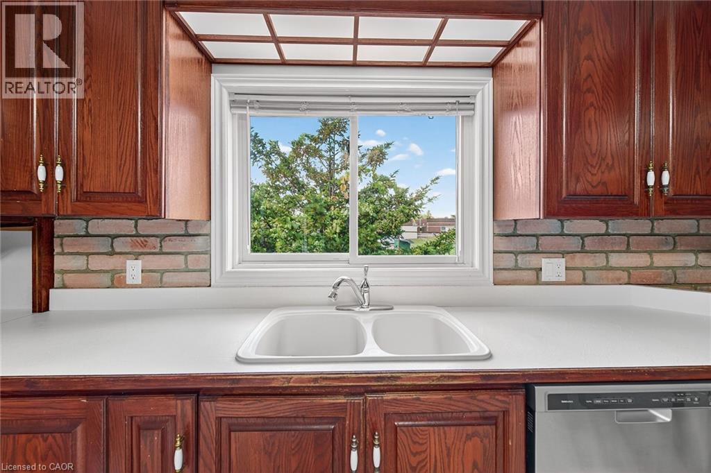 1008 Upper Wellington Street Unit# Upper Suite, Hamilton, Ontario  L9A 3S3 - Photo 10 - 40777646