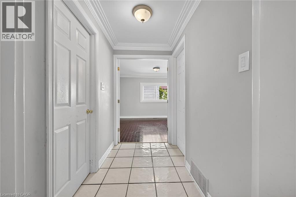 1008 Upper Wellington Street Unit# Upper Suite, Hamilton, Ontario  L9A 3S3 - Photo 25 - 40777646
