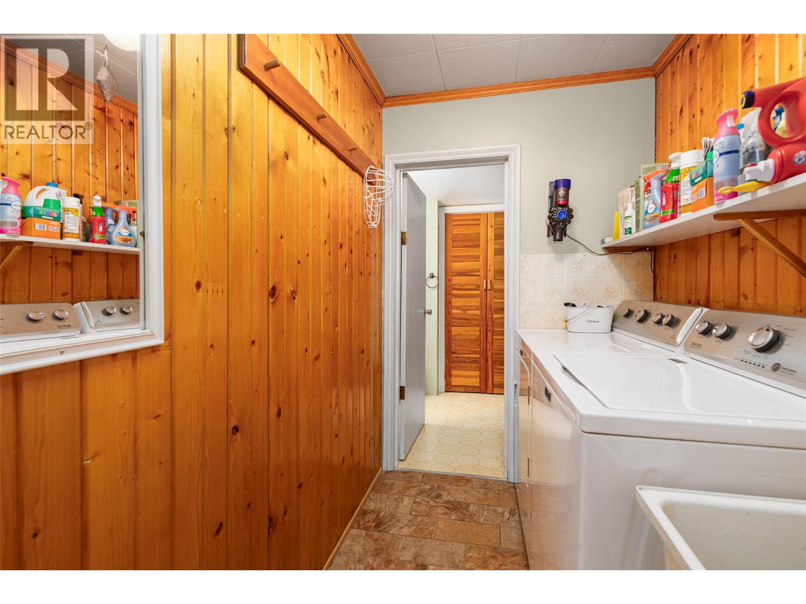 1832 Hurl Street, Creston, British Columbia  V0B 1G5 - Photo 13 - 10365402