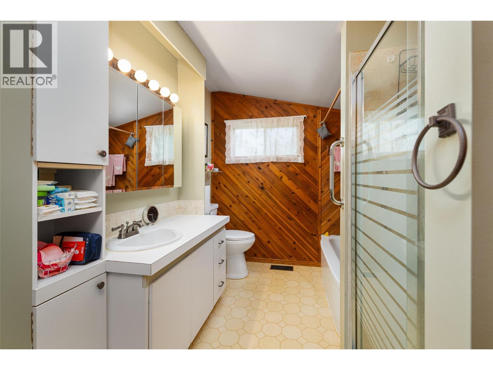1832 Hurl Street, Creston, British Columbia  V0B 1G5 - Photo 14 - 10365402