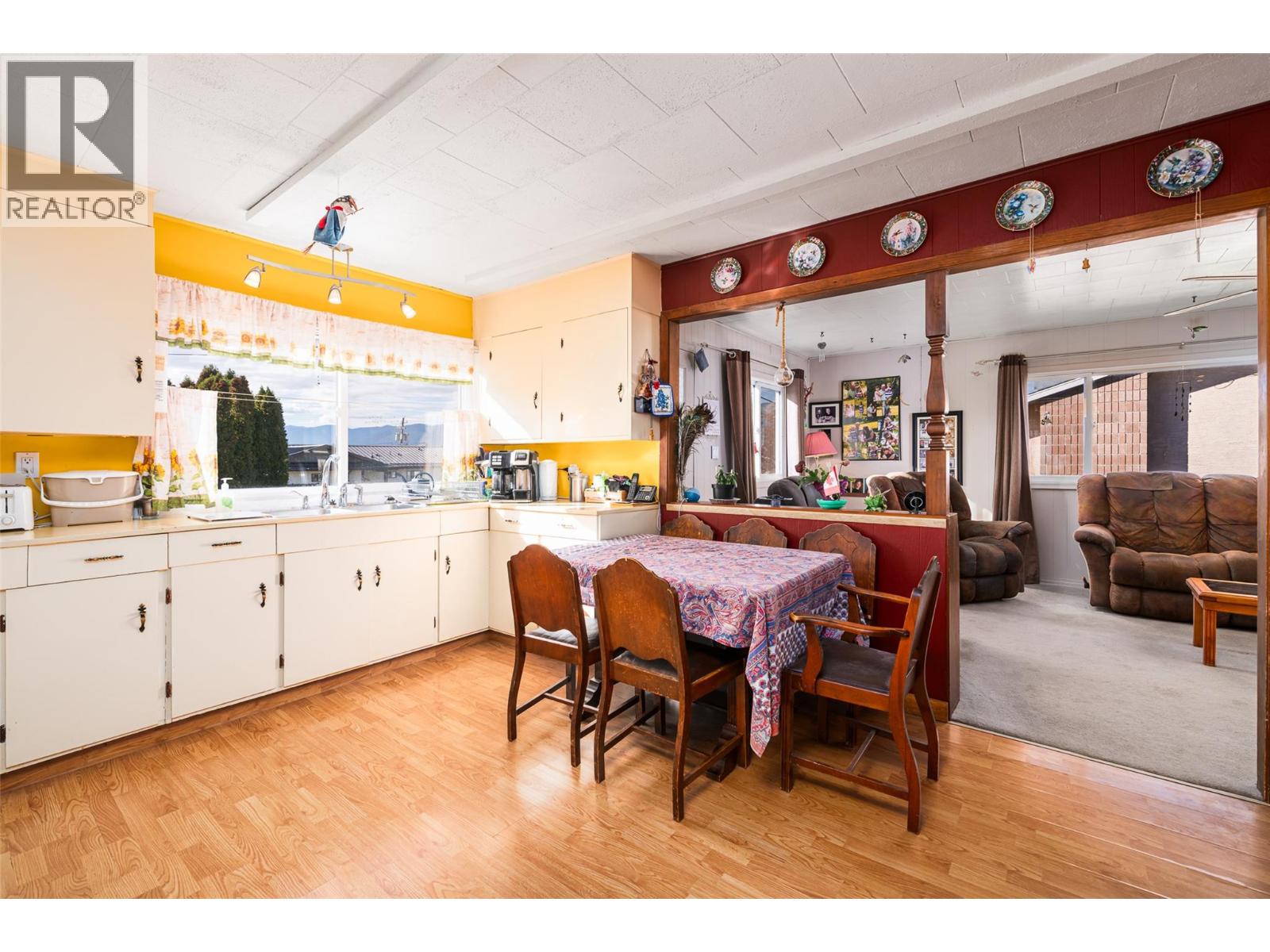 1832 Hurl Street, Creston, British Columbia  V0B 1G5 - Photo 6 - 10365402