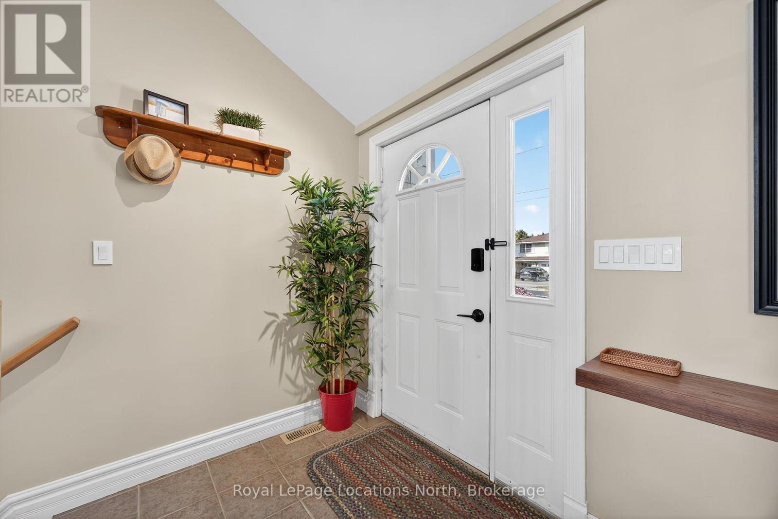 390 Sixth Street, Collingwood, Ontario  L9Y 1Z7 - Photo 4 - S12452639