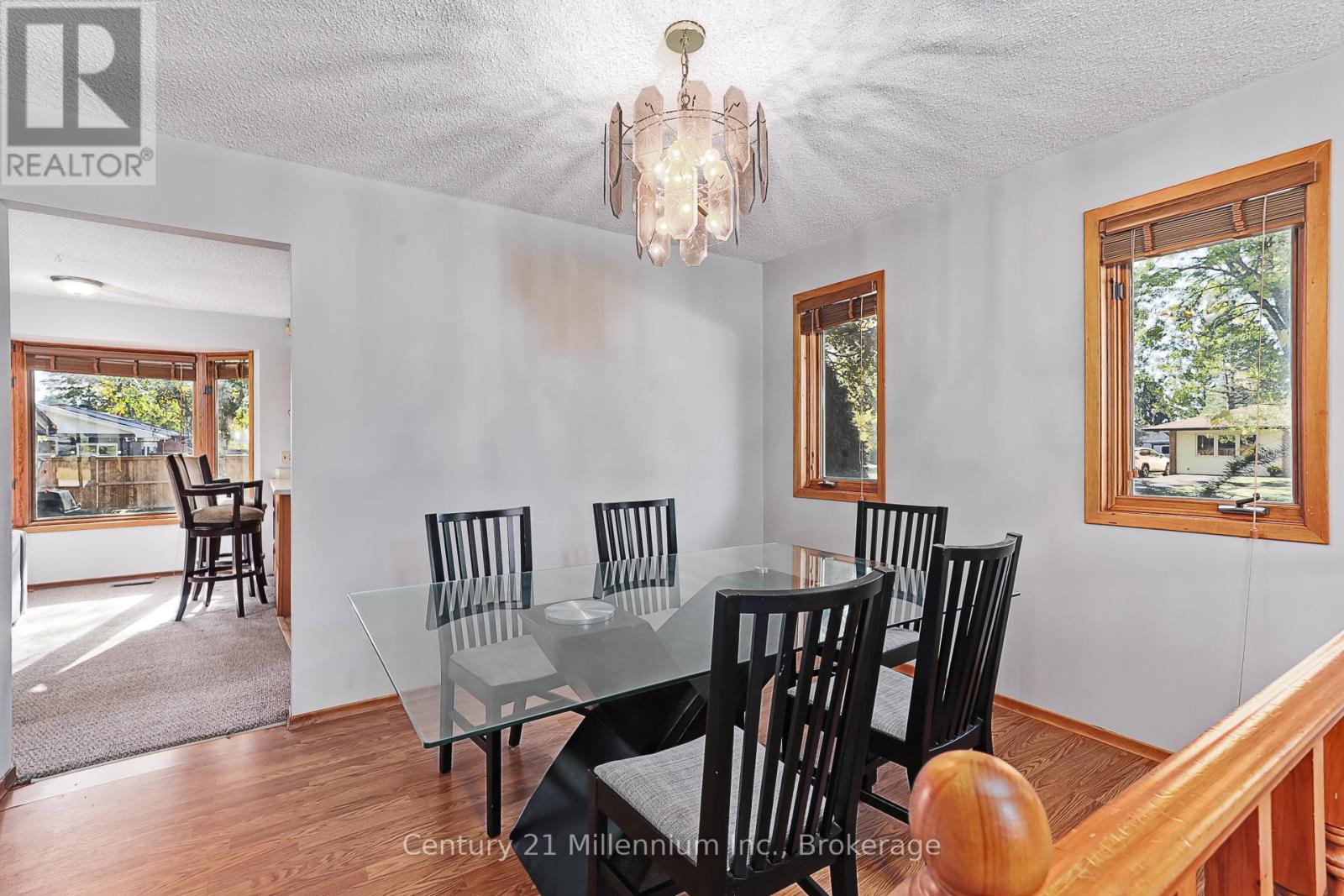213 Jane Street, Clearview, Ontario  L0M 1S0 - Photo 11 - S12452697