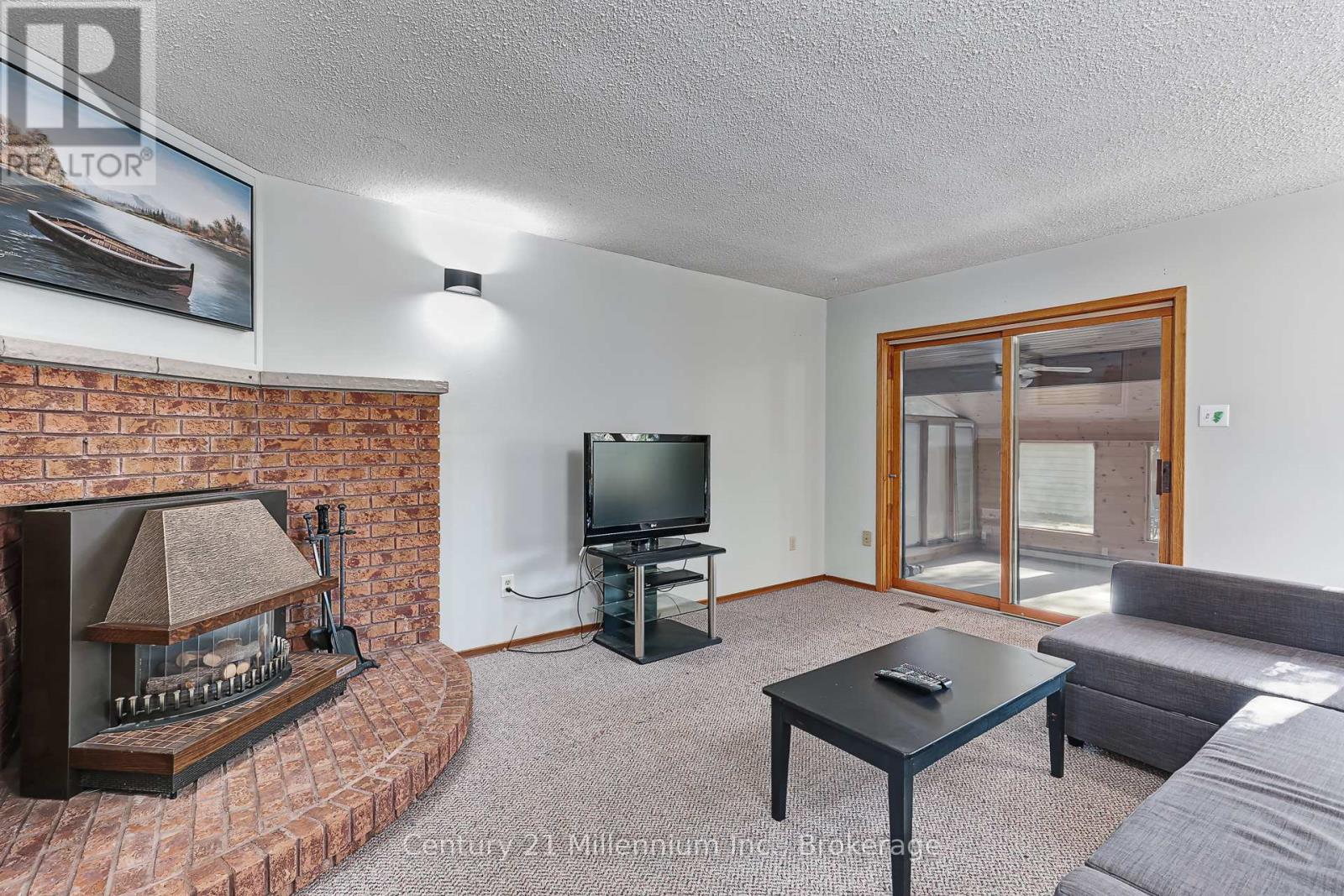 213 Jane Street, Clearview, Ontario  L0M 1S0 - Photo 12 - S12452697