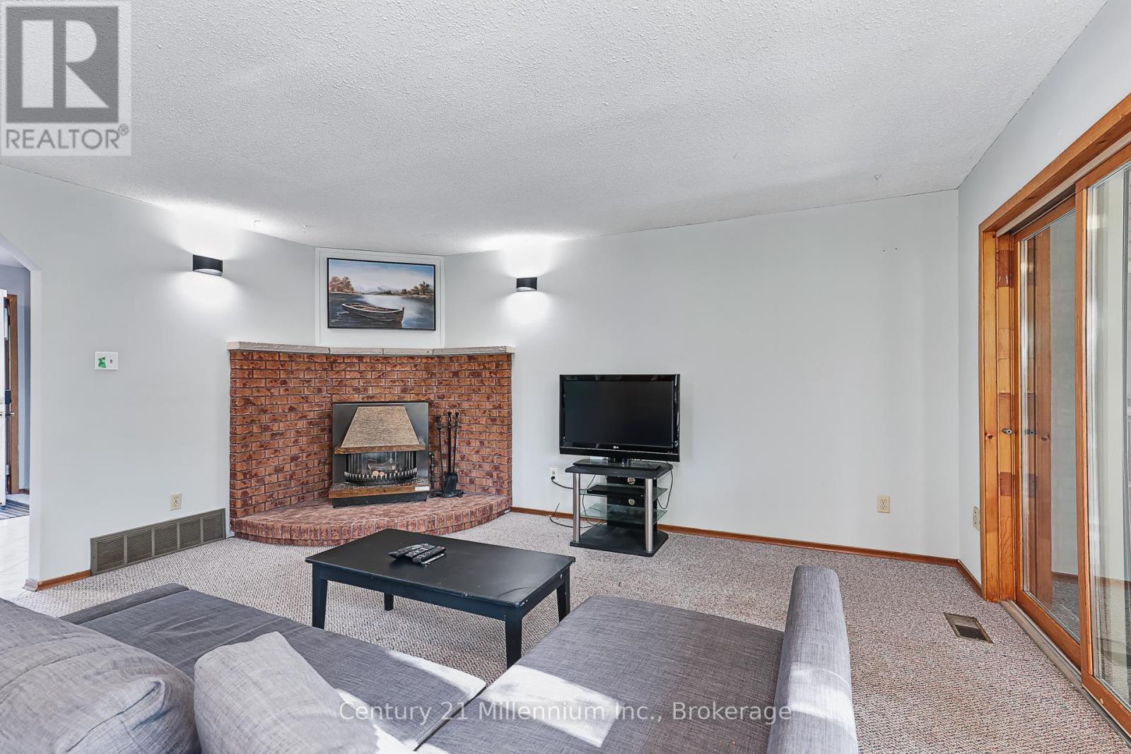 213 Jane Street, Clearview, Ontario  L0M 1S0 - Photo 15 - S12452697