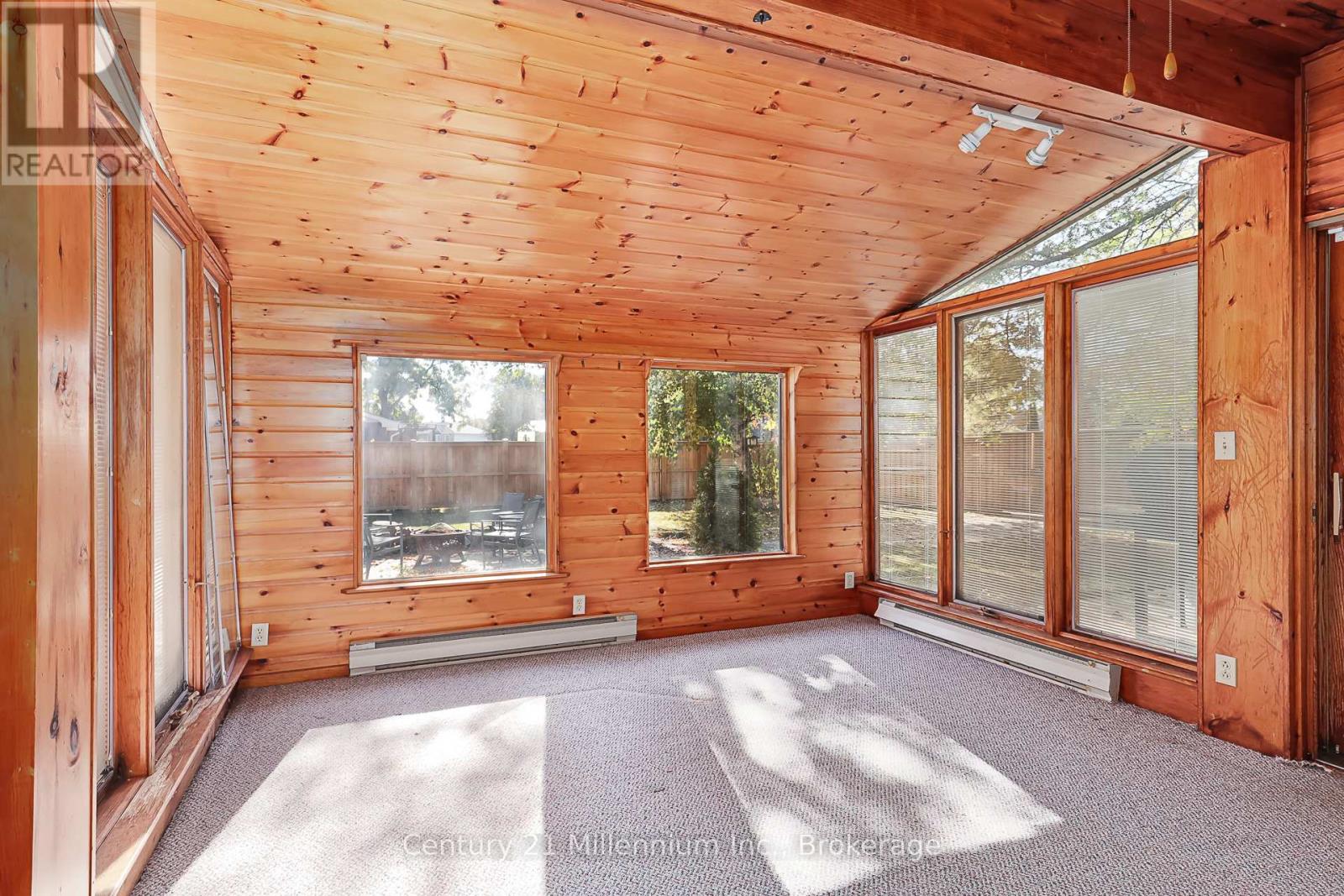 213 Jane Street, Clearview, Ontario  L0M 1S0 - Photo 22 - S12452697