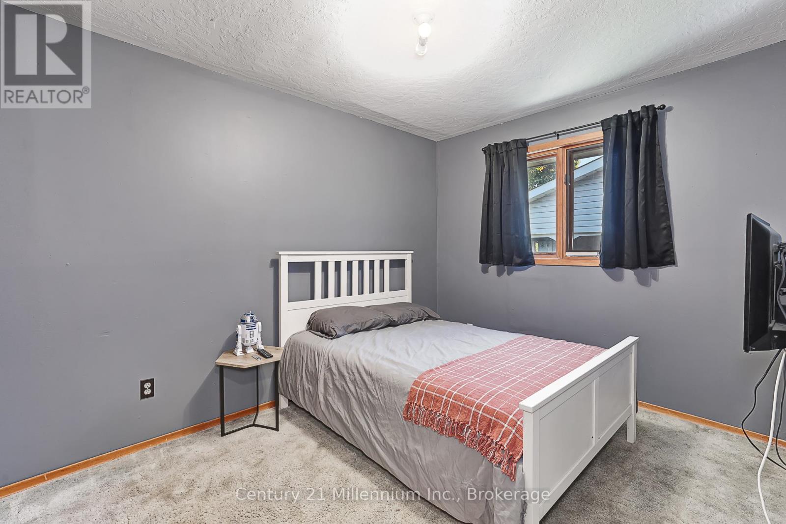 213 Jane Street, Clearview, Ontario  L0M 1S0 - Photo 24 - S12452697