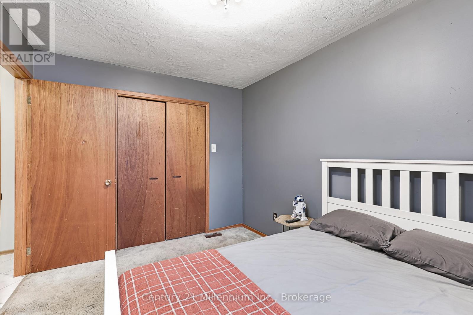 213 Jane Street, Clearview, Ontario  L0M 1S0 - Photo 26 - S12452697