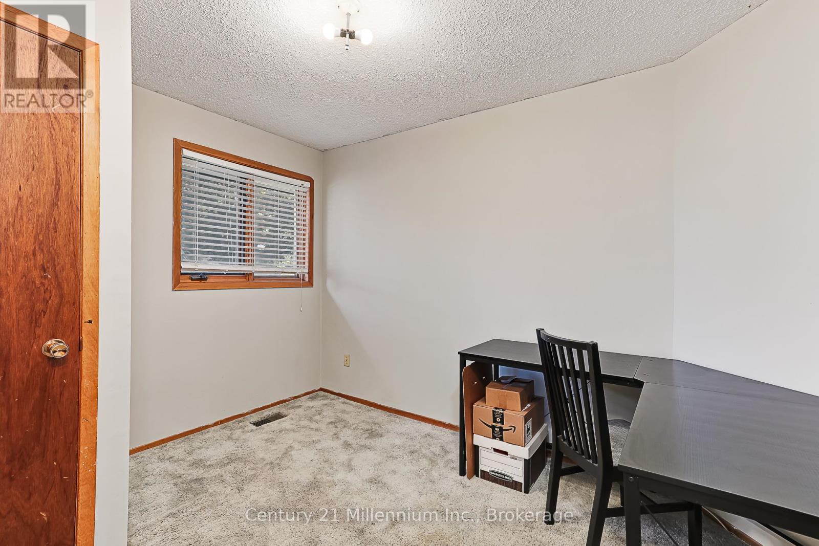 213 Jane Street, Clearview, Ontario  L0M 1S0 - Photo 27 - S12452697