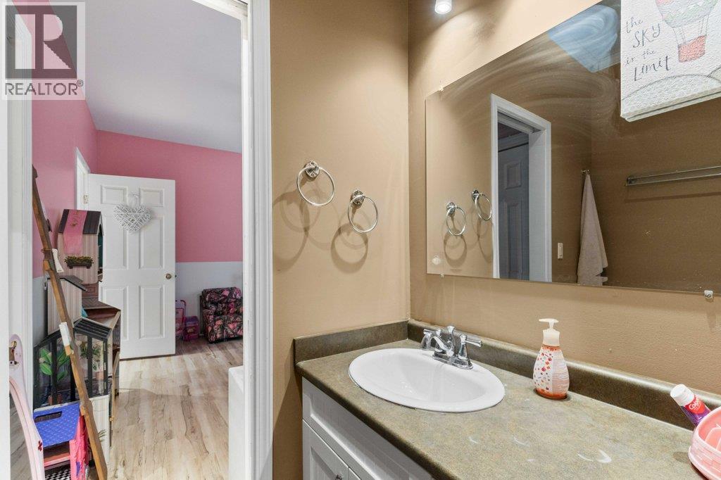 9048 Hummingbird Drive, Swansea Point, British Columbia  V0E 2K2 - Photo 36 - 10342317