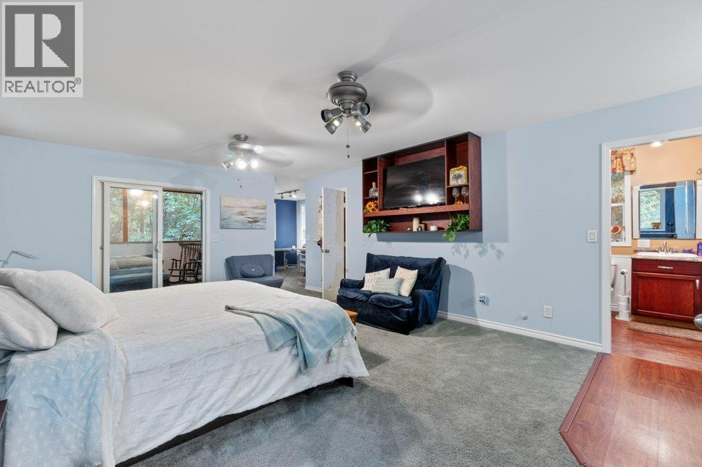 9048 Hummingbird Drive, Swansea Point, British Columbia  V0E 2K2 - Photo 40 - 10342317