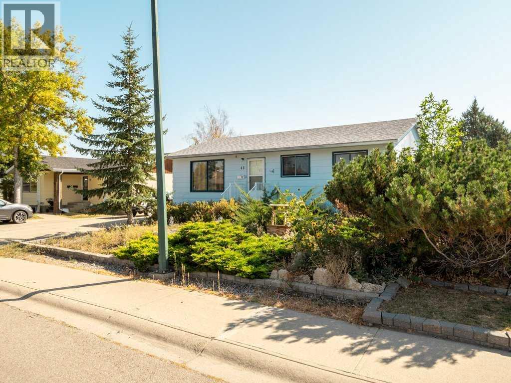 43 Ryerson Road W, Lethbridge, Alberta  T1K 4N7 - Photo 2 - A2258732