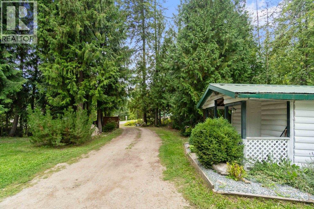 9048 Hummingbird Drive, Swansea Point, British Columbia  V0E 2K2 - Photo 77 - 10342317