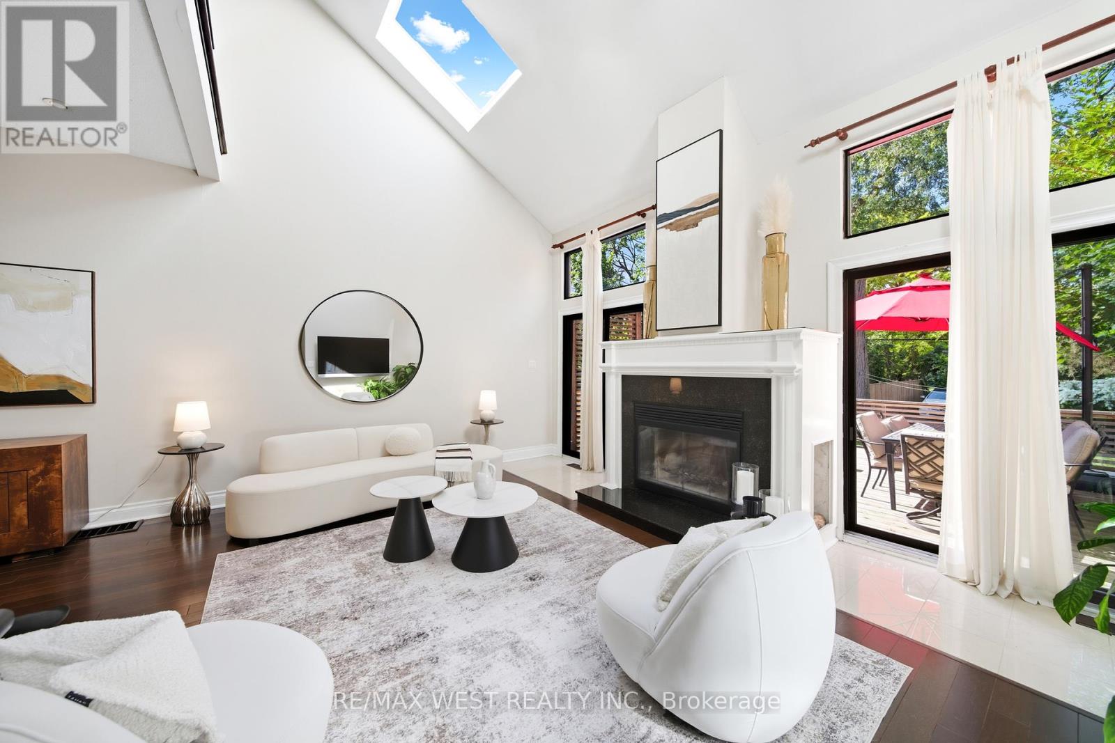 192 Pacific Avenue, Toronto (High Park North), Ontario  M6P 2P5 - Photo 11 - W12452583
